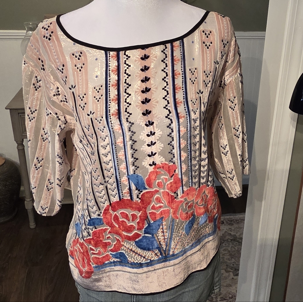 Chic Floral Embroidered Blouse